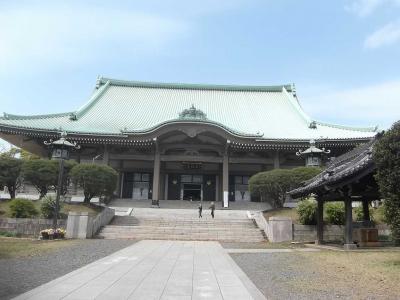 鶴見の總持寺： 広い境内に多数の堂宇あり