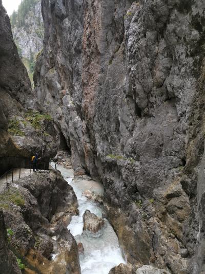ツークシュピッツェ麓Höllentalklamm(悪魔の渓谷)ハイキング