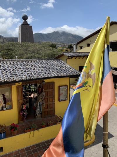 赤道直下エクアドル赤道記念碑公園Mitad del Mundo