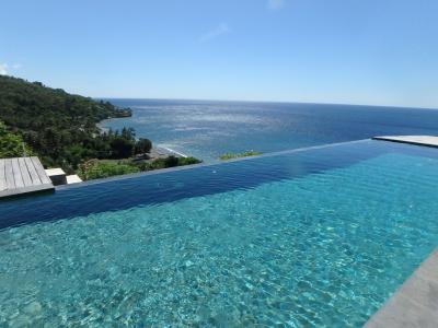 INFINITY POOL LOVERS ONLY