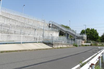 ひまわり歩道橋（横浜市港南区野庭町）