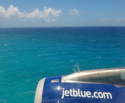 JAL SKY SUITE 777 のファーストクラスで行くセントマーティン(3) JFK→SXM jetBlue搭乗記