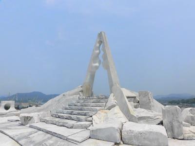 潮聲山耕三寺と未来心の丘。梅雨晴れの生口島にて母を恋う