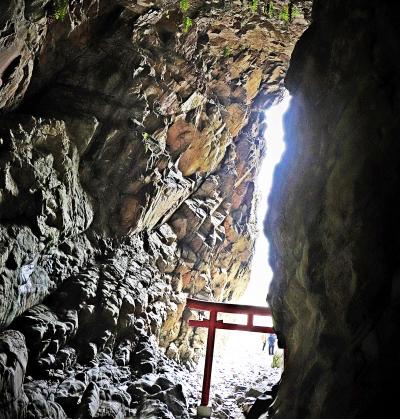 神秘の絶景☆ドラゴン 天翔 - 太古の白輝龍が棲まう 岩窟宮へ／高天原の物語-4 