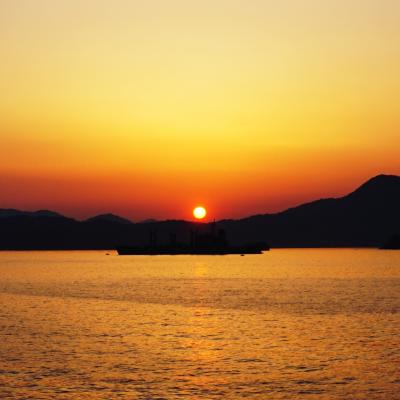 初日、松山観光後、船で瀬戸内を渡って広島へ