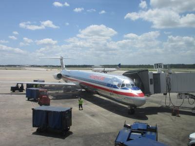 アメリカン航空　ファーストクラス　ダラスからヒューストン　乗り継ぎ失敗