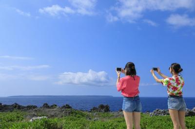 沖縄旅行天気情報、雨季、旅行装い、湿度、紫外線、月別気温情報