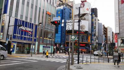 外出自粛の新宿、外出自粛が緩和された池袋