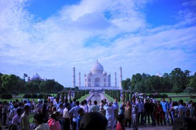 インドの独立記念日、アグラはインド人観光客でいっぱい