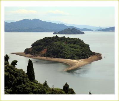 Solitary Journey［2031］潮が引いた時が見ごろ、島の形がハート型に見える小芝島＜大芝島一周・大和の里野の花＞広島県安芸津町