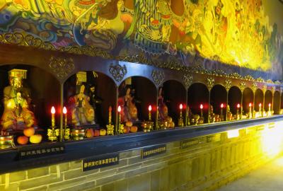 2019秋、中国旅行記25(17/34)：11月19日(5)：洛陽(5)：関林廟(2)：狛犬、関羽像、四天王像、寄進の関羽像