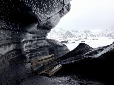 【アイスランド②】氷河の洞窟でトレッキング