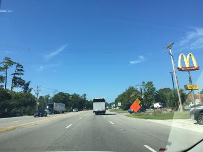 サウスカロライナ州 ポーリーズ アイランド　－　オーシャンハイウェイ（国道17号線）をドライブ