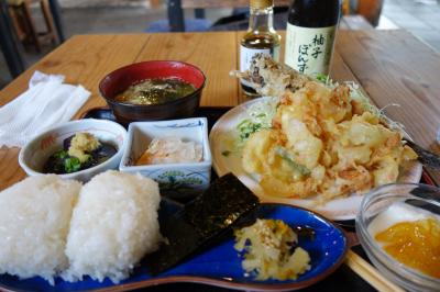 20200716-2 小豆島 こまめ食堂のおにぎり定食は…えらいボリュームやねんね