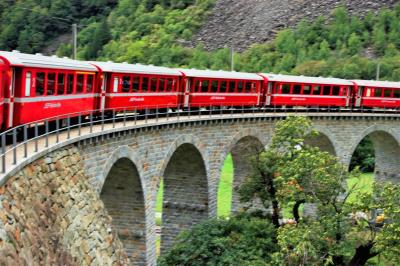 レーティッシュ鉄道ベルニナ・アルブラ線 ブルージオのループ橋