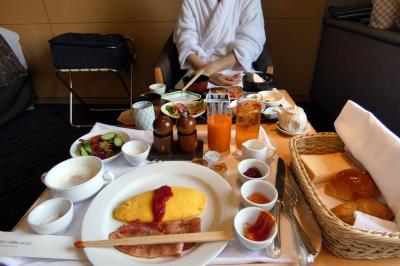 １４．初夏の札幌パークホテル2泊　札幌パークホテルのルームサービスの朝食　