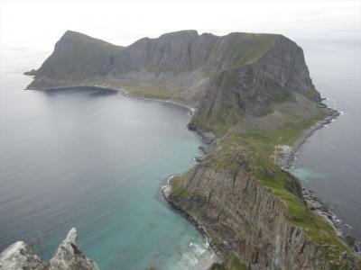 ロフォーテン諸島からフェリーで行くVærøy【ハイキングと散策】