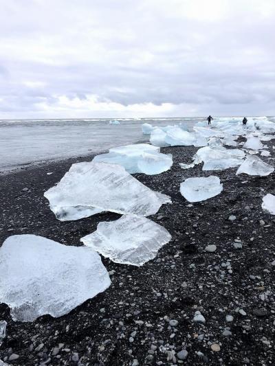 【アイスランド③】氷河湖ボートツアーと氷が煌めくダイヤモンドビーチ