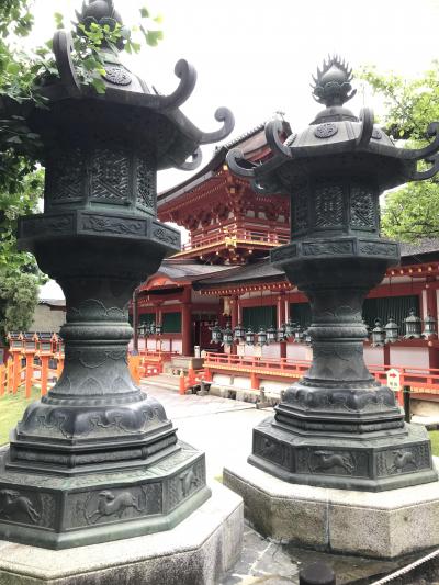 約1300年前の奈良時代創建、全国に約1000社ある春日神社の総本社。多数の国宝等がある世界遺産！