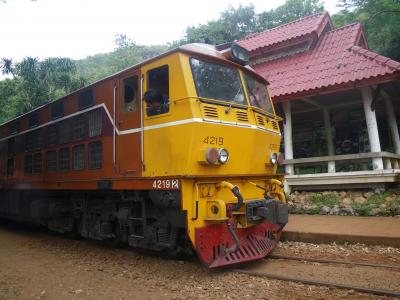 仕事なのにタイで泰緬鉄道体験ツアー参加