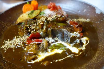 20200919-1 高山 出発前に弱尊カレー。残った時間は、駅舎のカフェで。