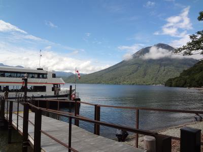 静かな秋の旅：中禅寺湖畔