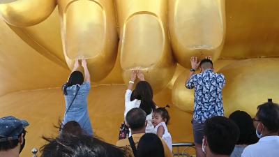 アントンのワットムアン(タイで一番大きな仏像)を見学