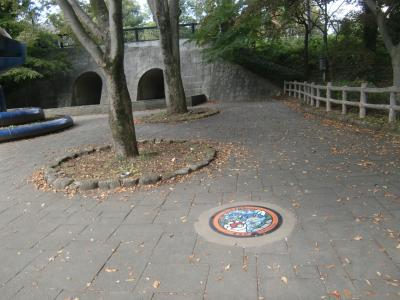 町田市の芹が谷公園のポケモンマンホール探しに行く