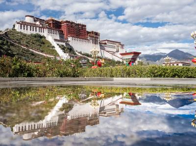 チベット仏教の聖地・ラサ巡礼の旅
