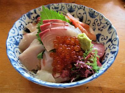 道の駅舟屋の里伊根の「活魚料理 油屋」の海鮮丼でランチする