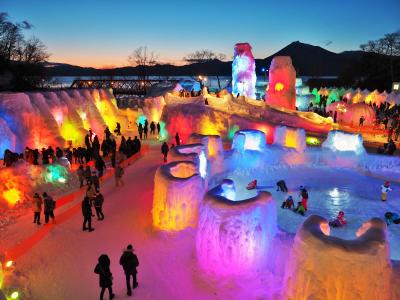 ☆千歳・支笏湖氷濤(ひょうとう)まつり☆カラフルな夜とブルーな昼間☆