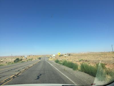 アリゾナ州 ティーク ノス ポス　ー　アメリカ先住民の保留地の国道160号線