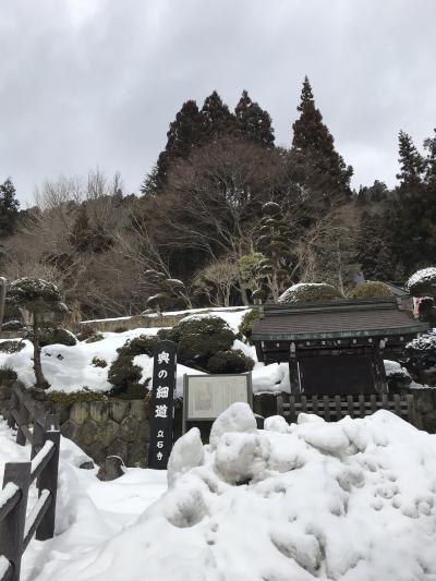 冬の山形　雪の山寺と温泉とグルメ