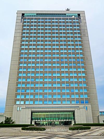 水戸-6　茨城県庁舎 a  移転後20年余-初訪問し　☆地上25階-最高部高 116m-県内一