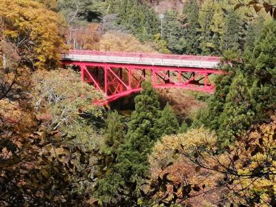 有名な紅葉名所松川渓谷、赤い高井橋＆舞の道を歩いた後に温泉２つ