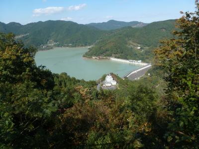 神流湖(かんなこ)の冬桜と長瀞の岩畳(1)