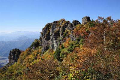 新潟・金城山　紅葉の穴場へ日帰り登山