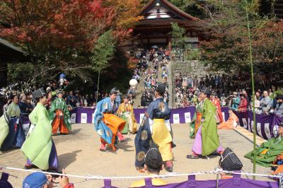 「アリ」「ヤウ」「オウ」のかけ声が響く優雅な『けまり祭』～紅葉の談山神社～