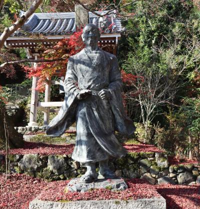 GOTOトラベル京都の旅・・小倉山の麓「紅葉の馬場」で有名な二尊院を訪ねます。