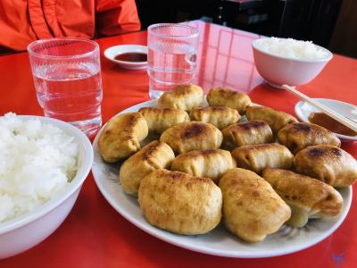 ホワイト餃子「ギョーザの萬金」