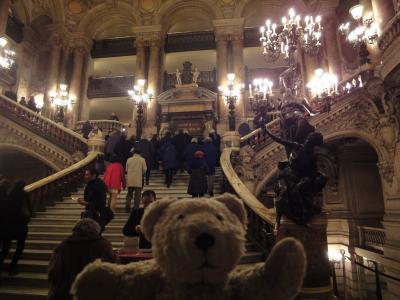 初めてのパリ その8（韓国・ロシア・ドイツ・イギリス・フランス 14 日間の旅 その7-18）オペラ座①、豪華"大階段"を登って劇場入り！
