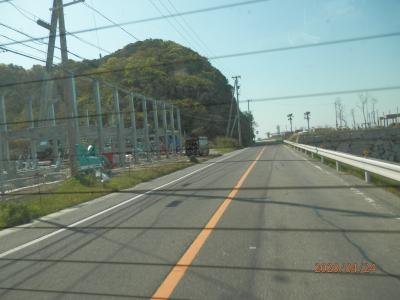 工事現場がすき往復の海岸200424‐201115野間灯台２向かいBBQ店