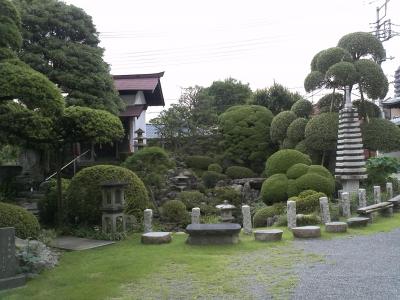 故郷青梅の菩提寺・宗建寺には義賊　裏宿七兵衛の墓がある。