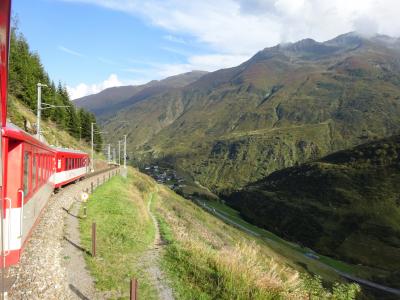 絶景が広がるアルプスの山歩きと鉄道の旅：スイス、リヒテンシュタイン旅行【４４】（2019年秋 ７日目⑨ 長閑なスイス路を行くⅡ）