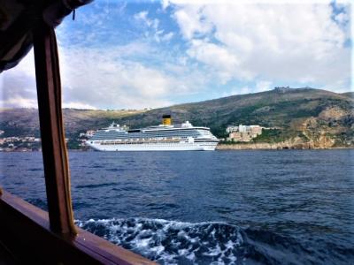 アドリア海の秘宝　優雅な旅♪　Vol.42　☆ドブロヴニク：ロクルム島から豪華客船を眺めながら帰る♪