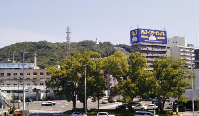 広島駅北口から見える銀色の仏塔・二葉山平和塔へ行ってみた。