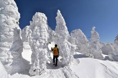 西吾妻山へ雪山登山（グランデコスキー場から）