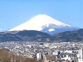 浅間山、権現山、弘法山山頂を目指してトレッキング