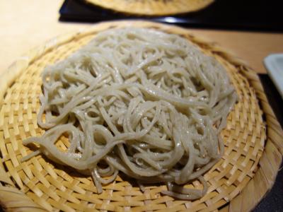 京は日本蕎麦も捨てがたい。おいしいざる蕎麦をいただきました。