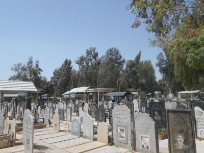 ノールーズ最初の墓参りーイラン人にとって墓参は大切な日常